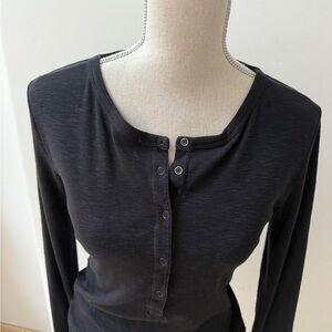VINCE Black Button-Up Women's Top, Henley style, snaps up front tab, Medium, EUC